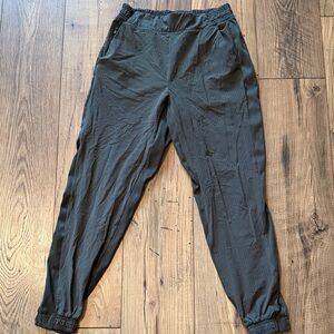 Athleta Brooklyn Textured Jogger Mountain Olive Green Size 4 Travel Pant